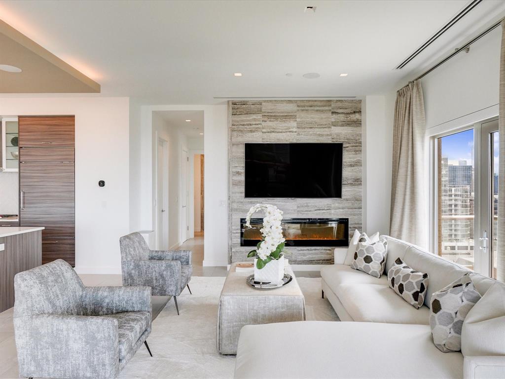 Residences at Stoneleigh Condos - Residential