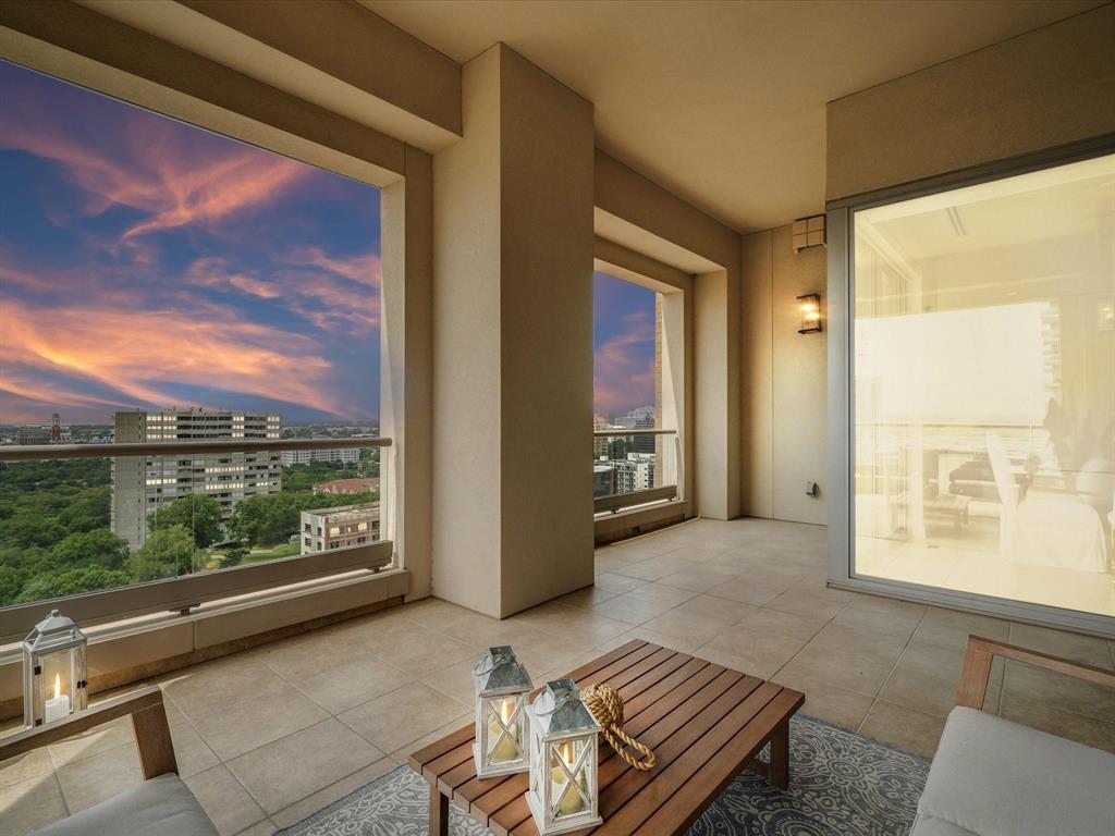 Residences at Stoneleigh Condos - Residential