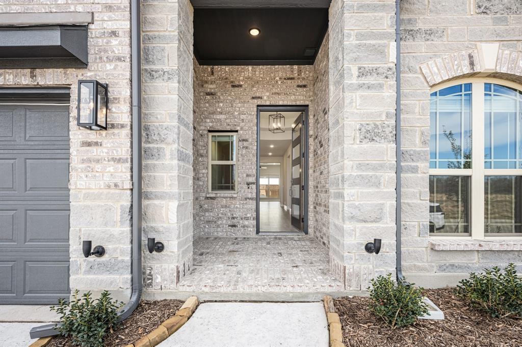 3352 Hollow Falls Place