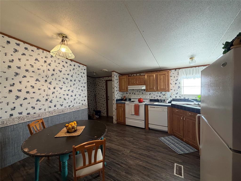 Blue Water Shores - Residential