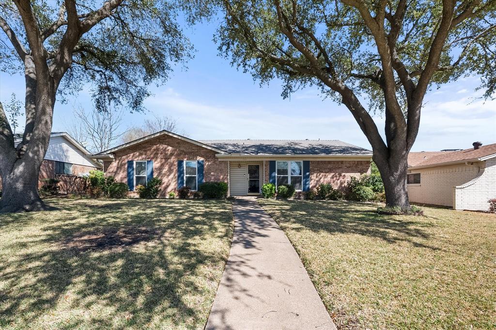 1521 Glouchester Drive