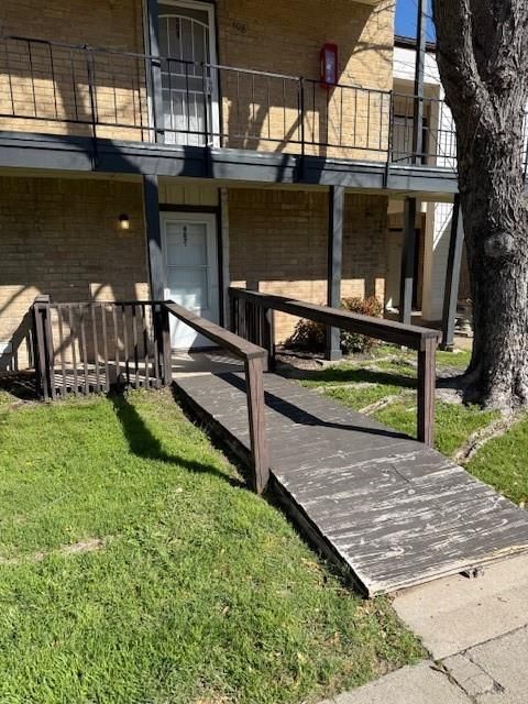 Photo of 6016 Westridge Lane #407, Fort Worth, TX 76116 (MLS # 21223641)