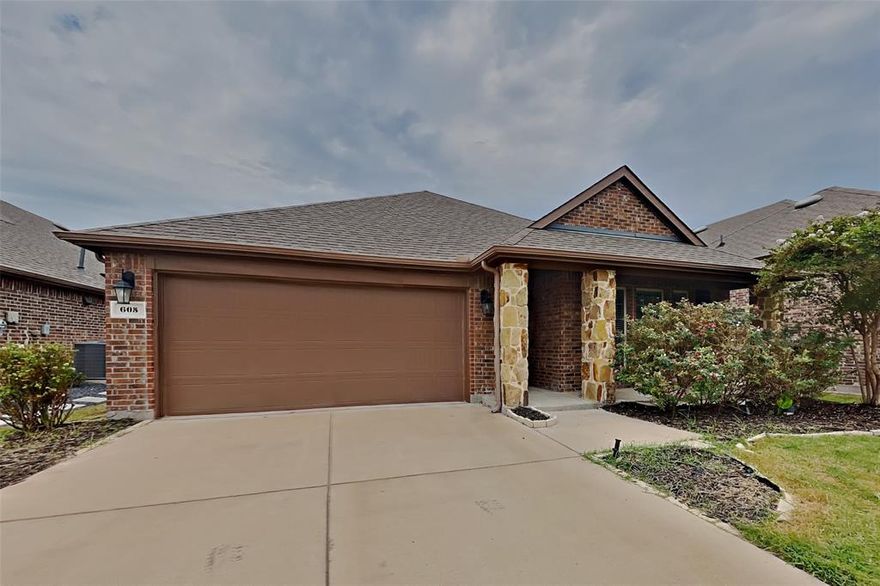 Come see this 3 bedroom 2 bath beauty in Anna! This home features a generous sized living room with fireplace, dining area, stainless steel appliances, gas range, dark cherry cabinets, updated fixtures, granite countertops, and ceiling fan in each bedroom. The private fenced backyard comes with a garden pergola, perfect for entertaining family and friends. Close to I-75, shopping, and plenty of restaurants.  

**Please see uploaded offer instructions**