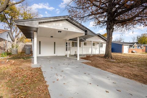 904 Dee Lane Bedford TX 76022