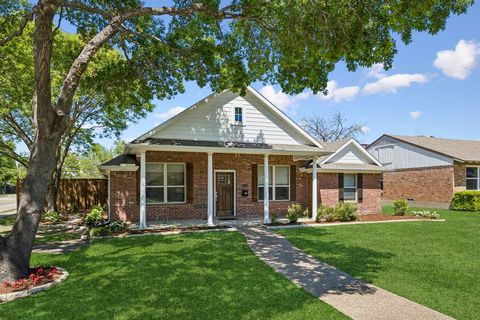 Photo of 640 Nottingham Drive, Richardson, TX 75080 (MLS # 21223830)