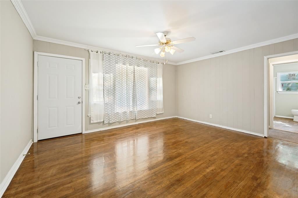 1225 W Boyce Avenue
