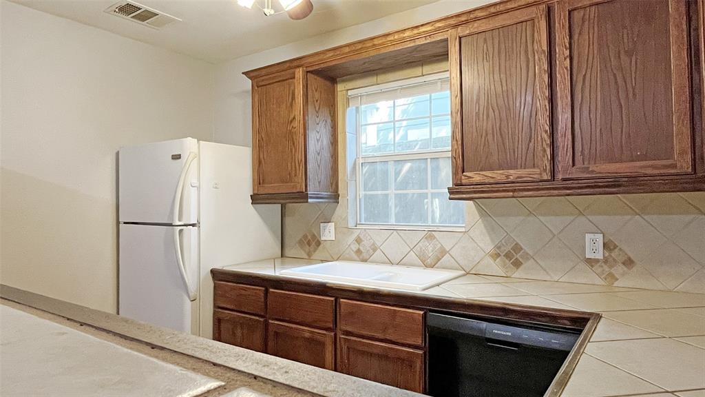 Lake Crest - Residential Lease