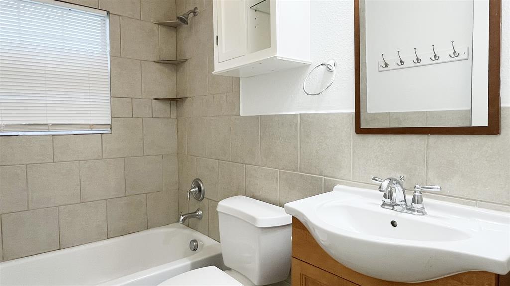 Lake Crest - Residential Lease