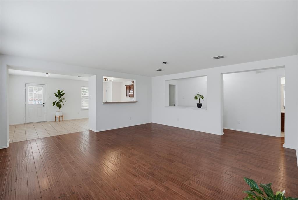 1612 Crown Point Drive