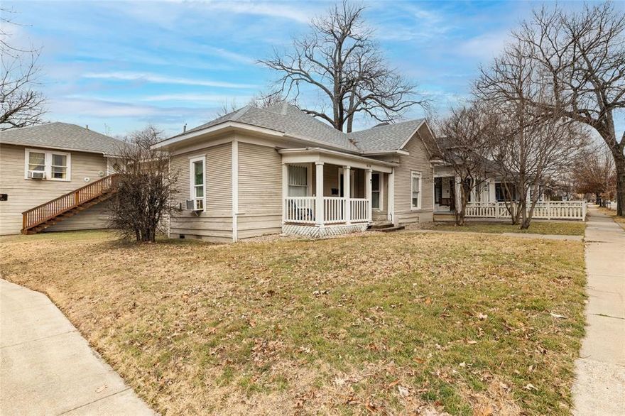 This excellent location in the heart of Fort Worth makes for an great investment opportunity.  This property offers three 1 bedroom 1 bathroom units, with approximately 700 sqft each.  A duplex style main house with an additional rental unit located above the detached garage.  The units share a courtyard style backyard.  The property is 100% occupied all with long term tenants.  Units feature updated kitchens & countertops, updated bathrooms, updated flooring, updated windows, plumbing updated to PEX, water supply line updated, roof is approx 8 year, and the main house electrical was rewired and updated 10 years ago.  Property does not have central heat and air, but window units and wall heaters.  Property offers onsite parking.  The bottom of the detached garage is currently used for storage,with the upper part as a rental unit.  The location is ideal for tenants.  It is close to everything including shopping, dinning, schools, TCU, Sundance Square, business district, hospital and medical, the Fort Worth Zoo and downtown Fort Worth.  Invest in Fort Worth today!