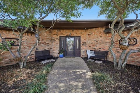 10202 Chisholm Trail Dallas TX 75243