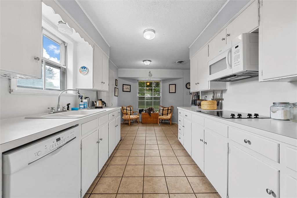 Lake Air Estate - Residential