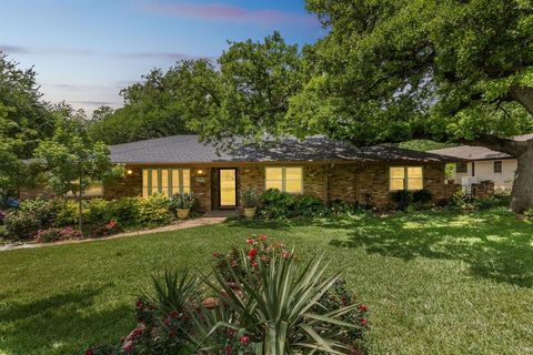 2313 Vega Street Grand Prairie TX 75050