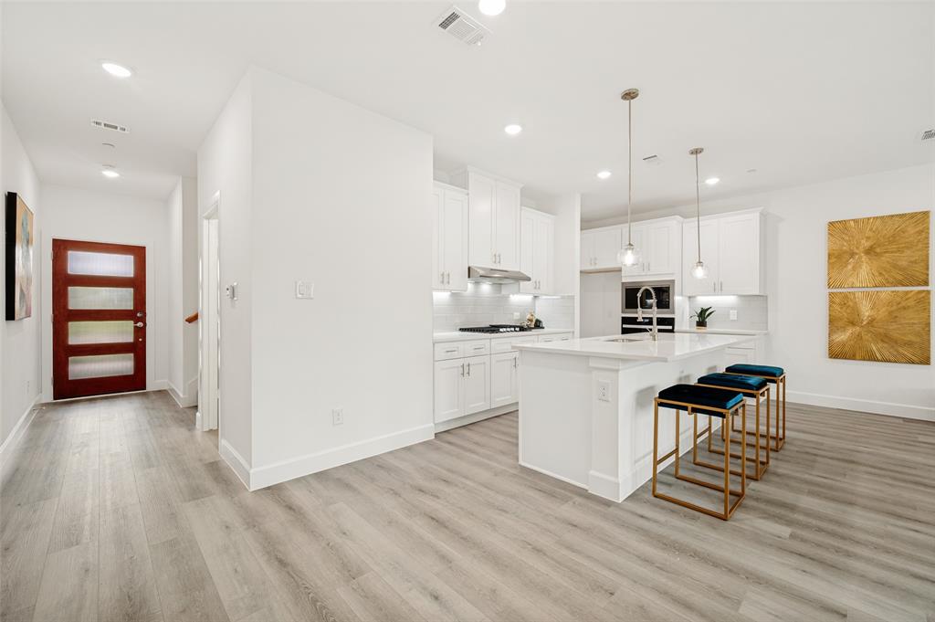 5609 Woodlands Drive