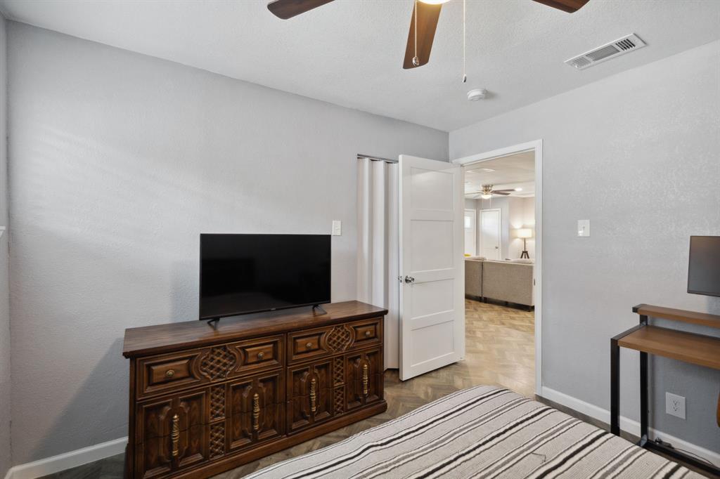 Valwood Park 06 - Residential