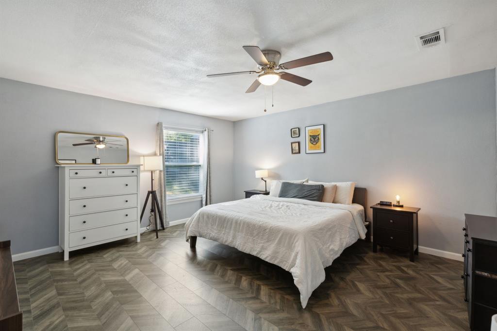 Valwood Park 06 - Residential