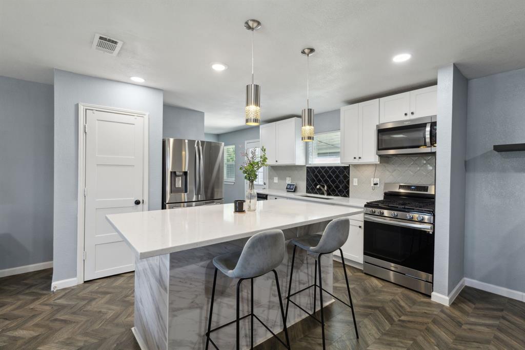 Valwood Park 06 - Residential