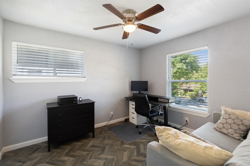 Valwood Park 06 - Residential