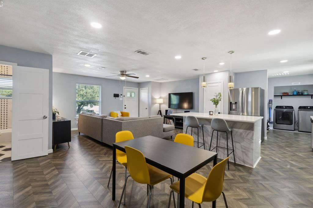 Valwood Park 06 - Residential