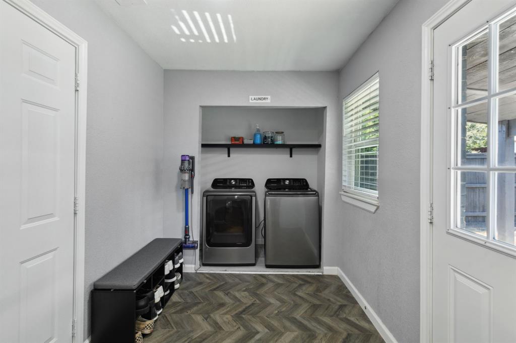 Valwood Park 06 - Residential