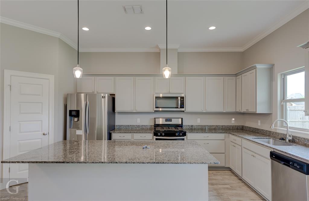 Photo 6 of 19 of 2146 Silverwood Drive house