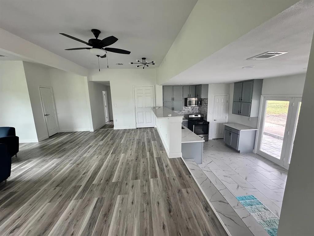 (VACTY3FOLD) CLS 3 FRAME 1999 & OLDER CITY OF VA - Residential Lease