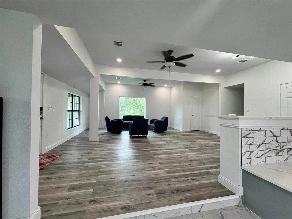 (VACTY3FOLD) CLS 3 FRAME 1999 & OLDER CITY OF VA - Residential Lease