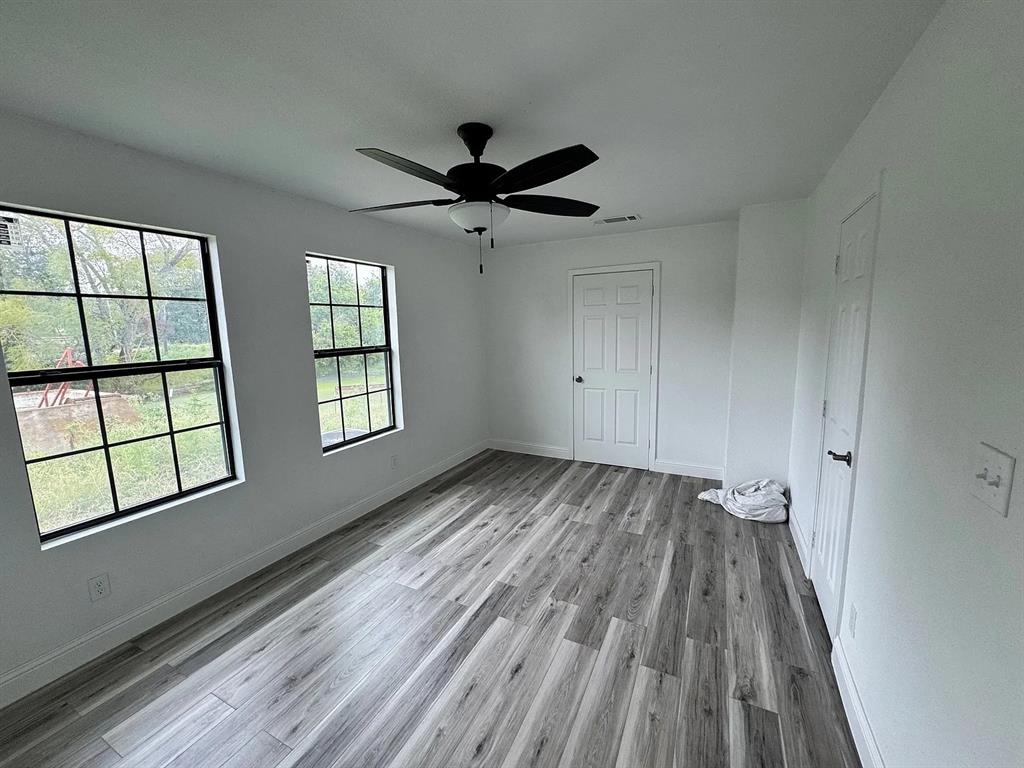 (VACTY3FOLD) CLS 3 FRAME 1999 & OLDER CITY OF VA - Residential Lease