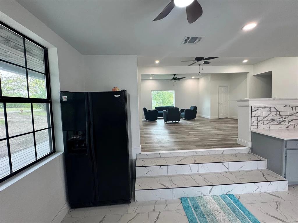 (VACTY3FOLD) CLS 3 FRAME 1999 & OLDER CITY OF VA - Residential Lease