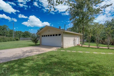 A home in Coushatta