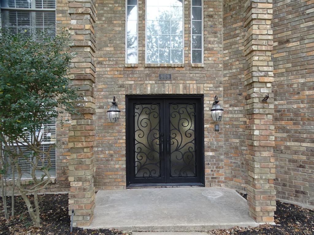 909 Hickory Knob Circle