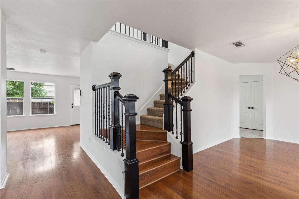 1411 Thistle Circle