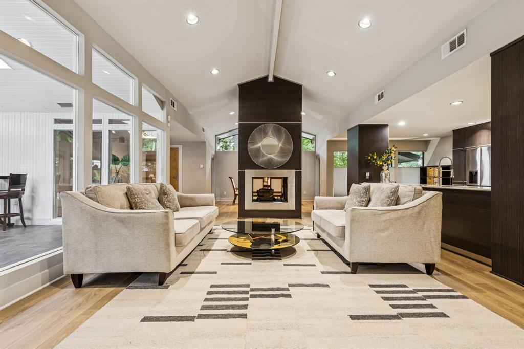 9705 Estate Lane