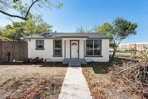 Photo of 1802 Gus Thomasson Road, Dallas, TX 75228 (MLS # 21132275)