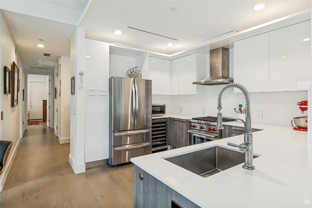 3923 Cole Avenue 102