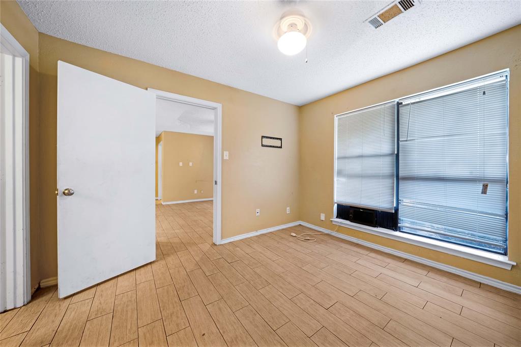 700 Long Court
