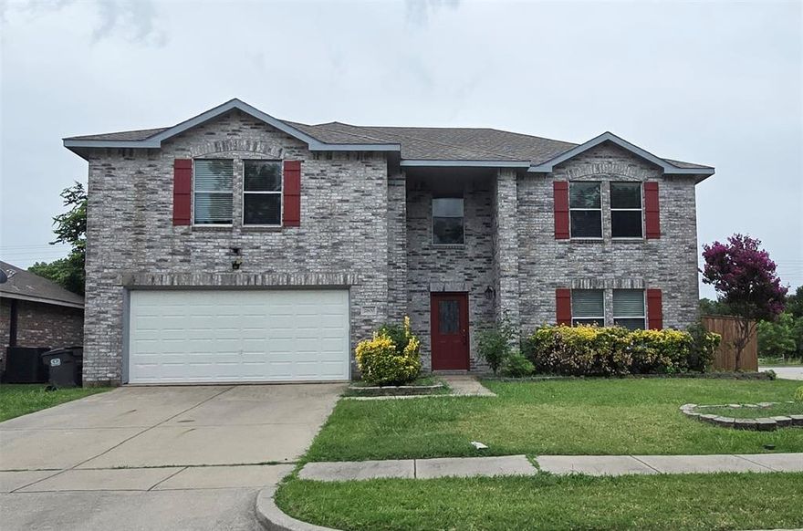 Welcome to this beautifully two-story home featuring 5 bedrooms, 3.5 baths, and a versatile floor plan perfect for both everyday living and entertaining. The gourmet kitchen includes granite countertops, a center island, dual sinks, and an eat-in breakfast area—ideal for casual dining and family gatherings. The oversized first-floor primary suite offers a private sitting flex space and views of the expansive backyard. Upstairs includes 4 generously sized bedrooms—all with walk-in closets—and a large game room. Situated on a large corner lot within walking distance to Wylie East High School, parks, and soccer fields. This move-in-ready home blends space, comfort, and a convenient location.