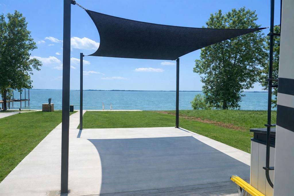 Peninsula Point - Land