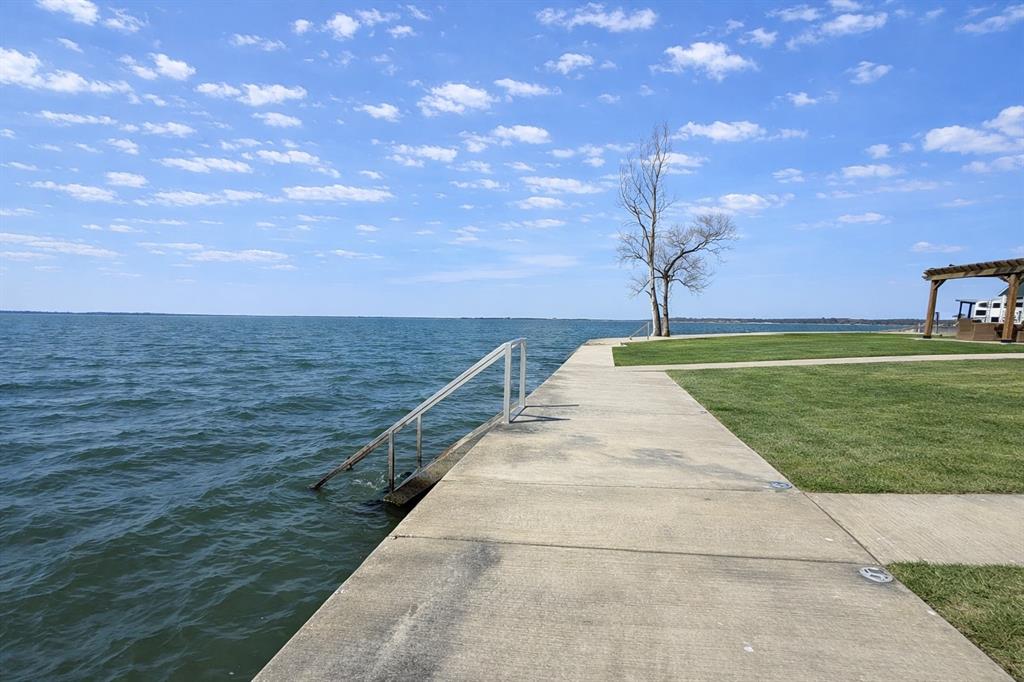 Peninsula Point - Land