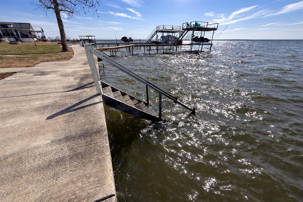 Peninsula Point - Land