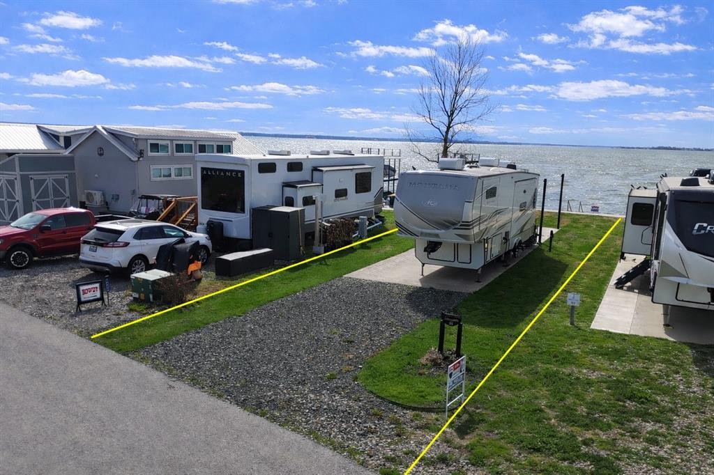 Peninsula Point - Land