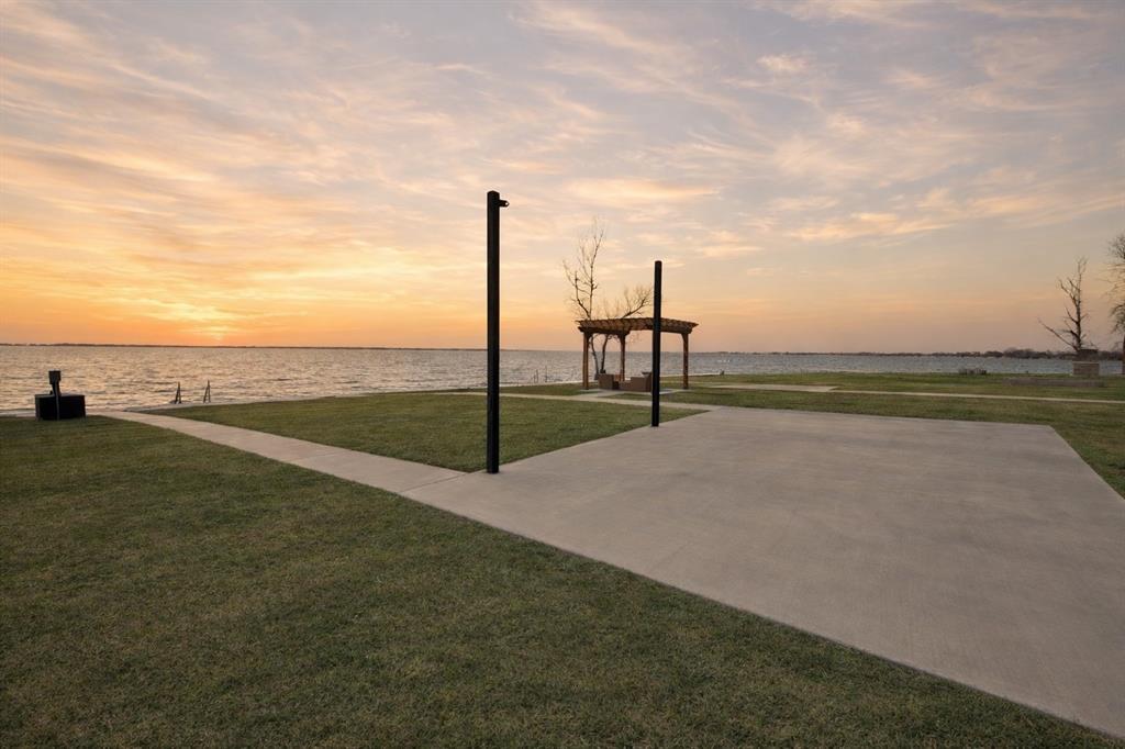 Peninsula Point - Land