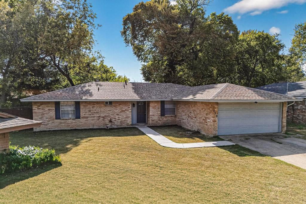 430 Shorewood Drive