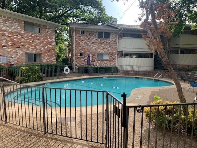 Royal Oaks Condo - Residential Lease