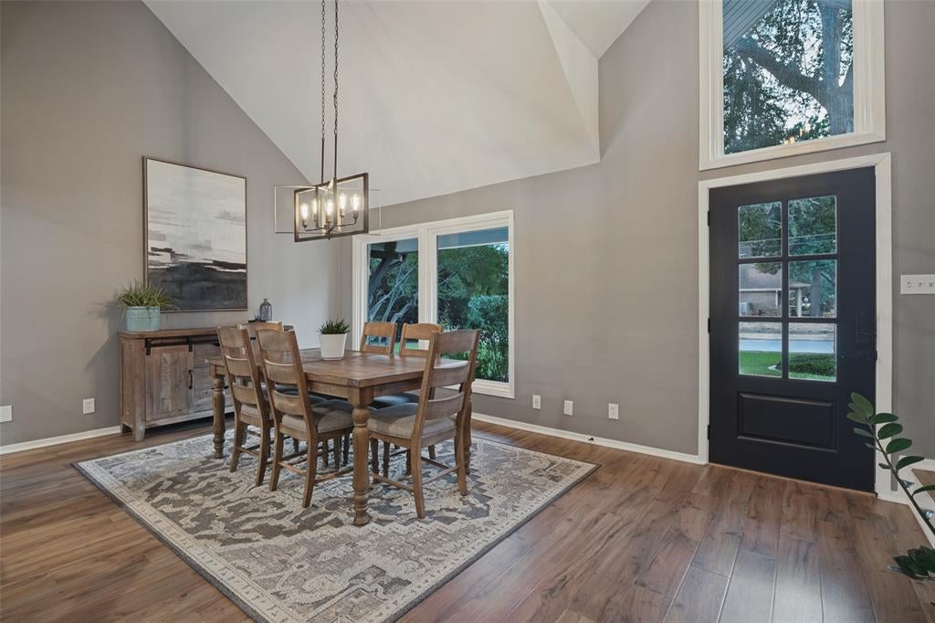 1102 Woodland Way