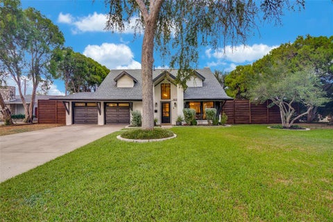 Tiny photo for 1102 Woodland Way, Richardson, TX 75080 (MLS # 21396091)