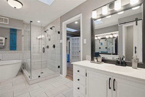 Tiny photo for 1102 Woodland Way, Richardson, TX 75080 (MLS # 21396091)
