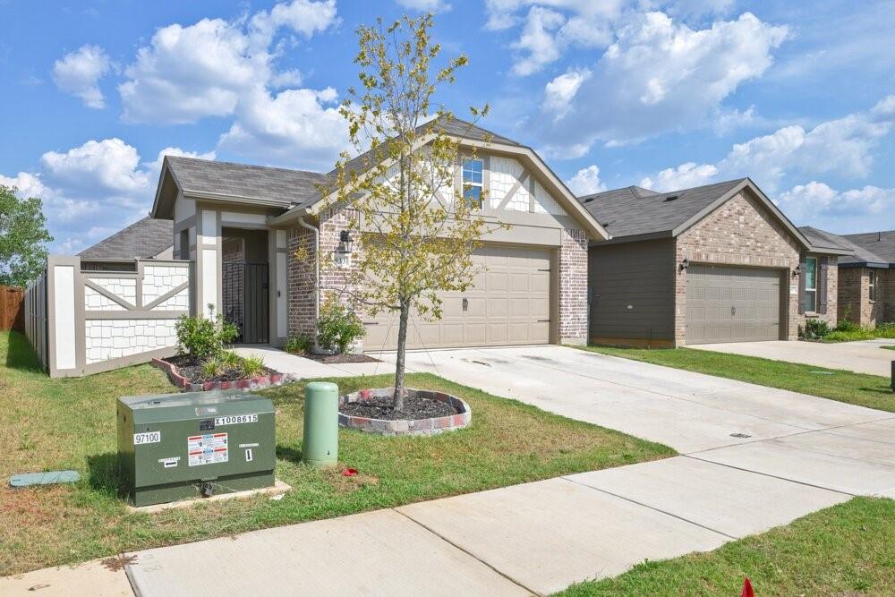 Aubrey Creek Estates - Residential Lease