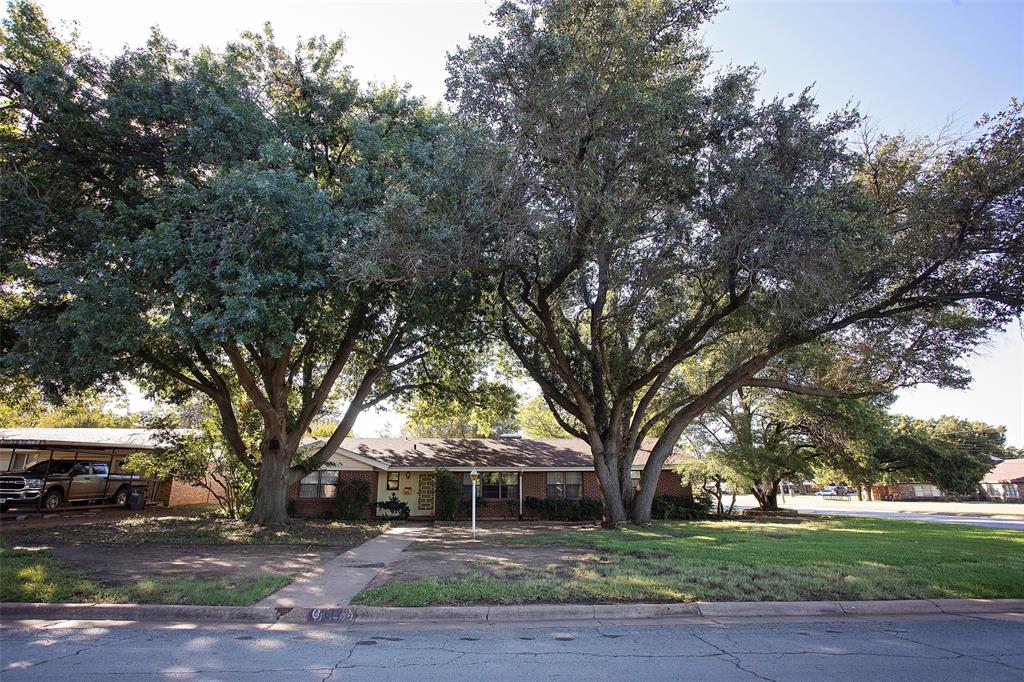 1400 Oak Hills Drive