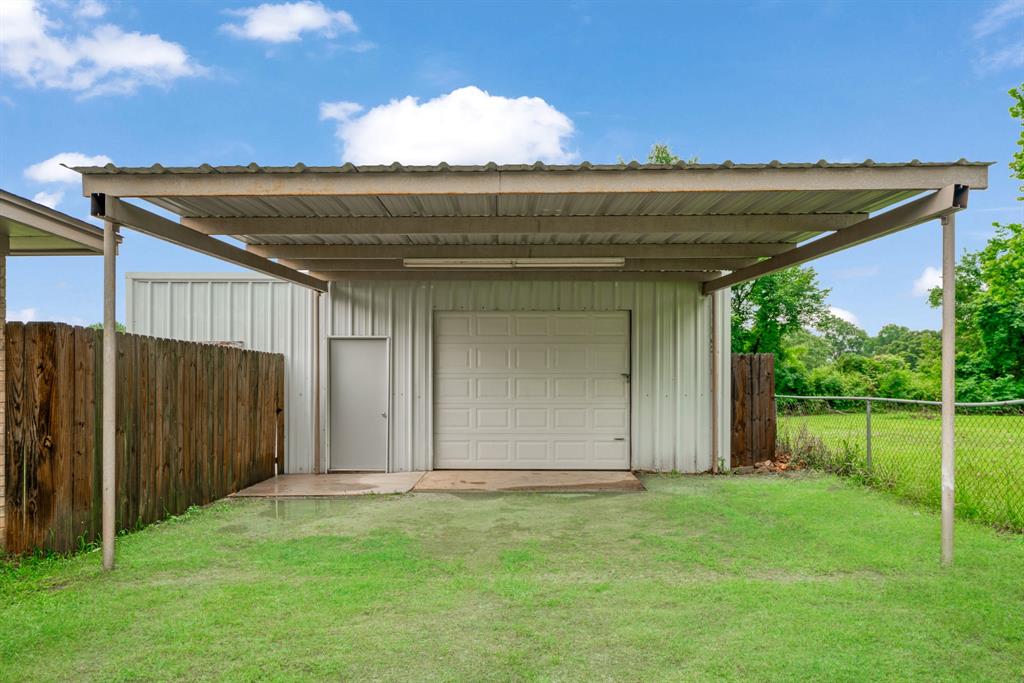 698 County Road 43900